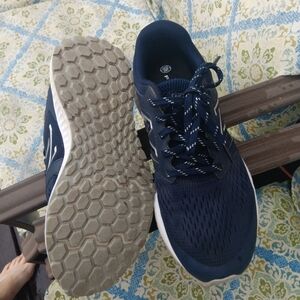 Women's Size 10 Wide Width New Balance Navy Blue Athletic Shoes